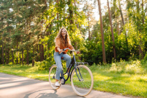 Frau auf Fahrrad