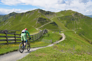 Mountainbiker bei Saalbach Hinterglemm / Österreich