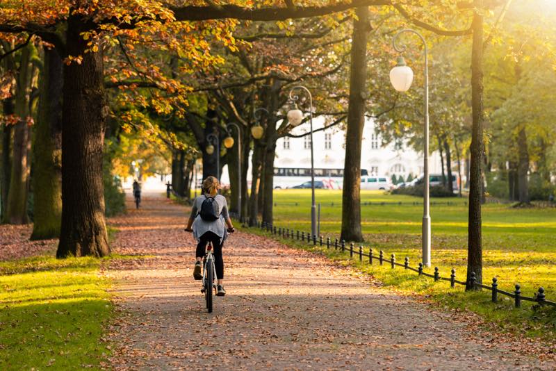 Radfahren im Tiergarten in Berlin